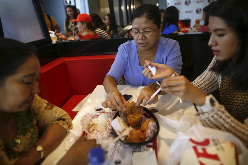 'เคเอฟซี'สาขาแรกของพม่า