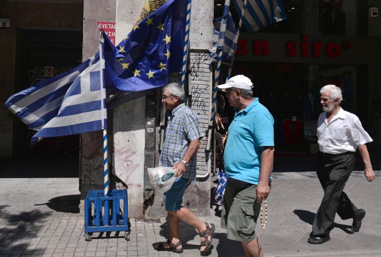 กรีซ เป็นประเทศที่มีความเป็นรัฐสวัสดิการ ทำให้เกิดการใช้จ่ายเยอะ