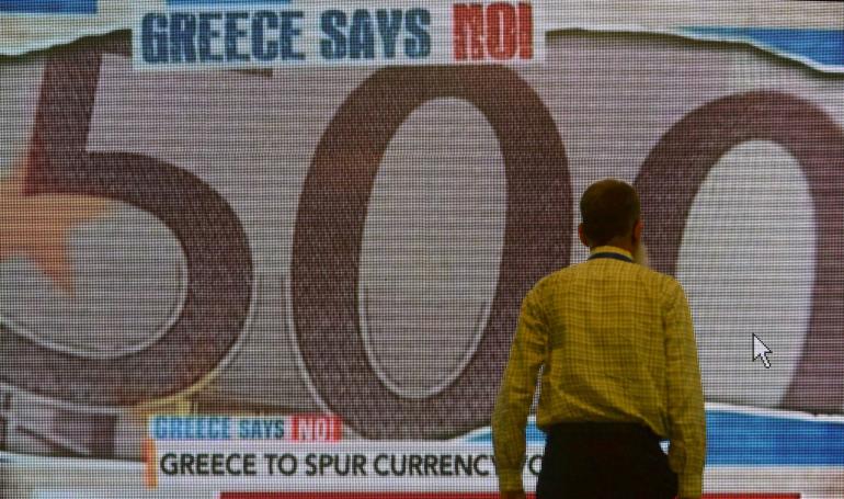 นักลงทุนกังวลว่ากรีซยังเจรจาหนี้ไม่สำเร็จ อาจจะผิดนัดชำระหนี้ ทำให้ยุโรปมีภาพลักษณ์ในเชิงลบ