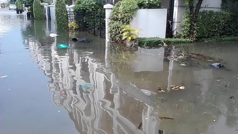 น้ำท่วมหมู่บ้าน