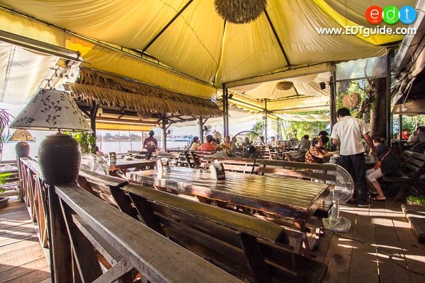 บ้านระเบียงน้ำ