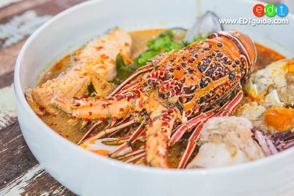 พี่อ้อก๋วยเตี๋ยวต้มยำกุ้ง