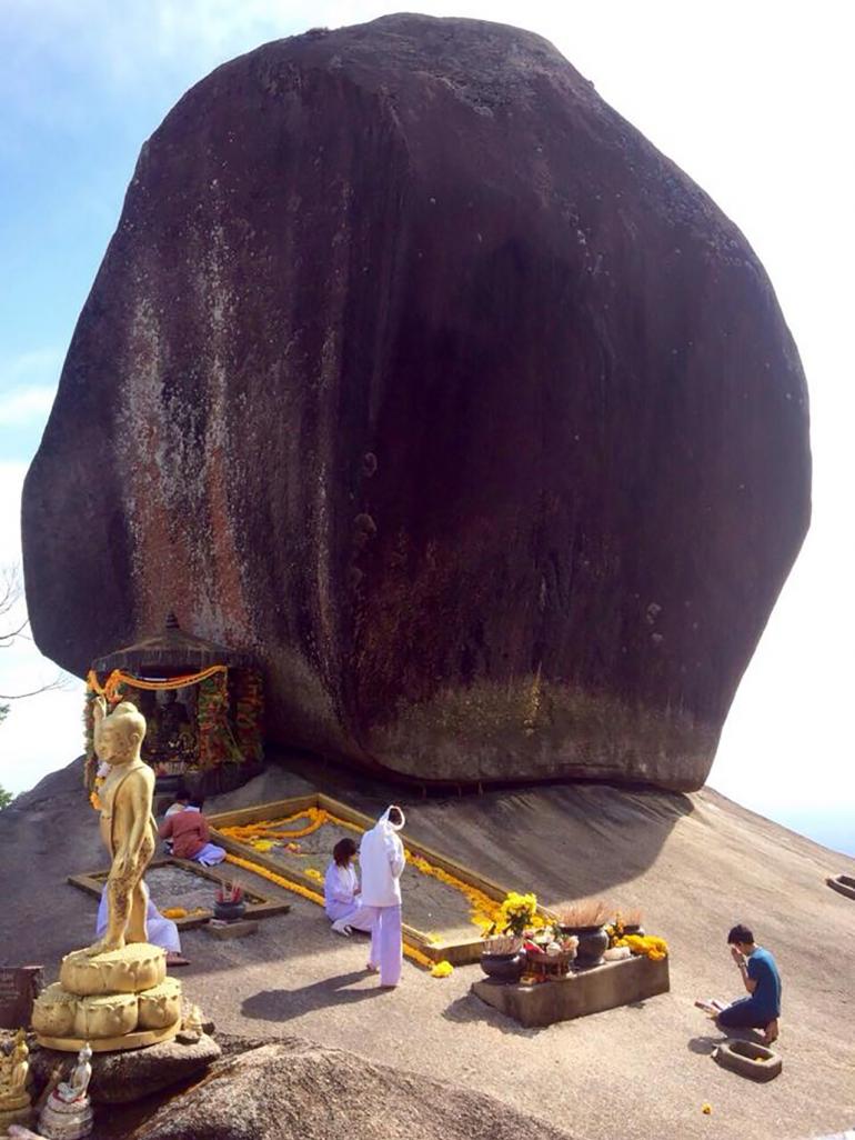 รอยพระพุทธบาท เขาคิชฌกูฏ จ.จันทบุรี