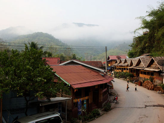 ปากแบ่ง ลาว