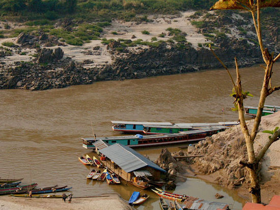 ปากแบ่ง ลาว