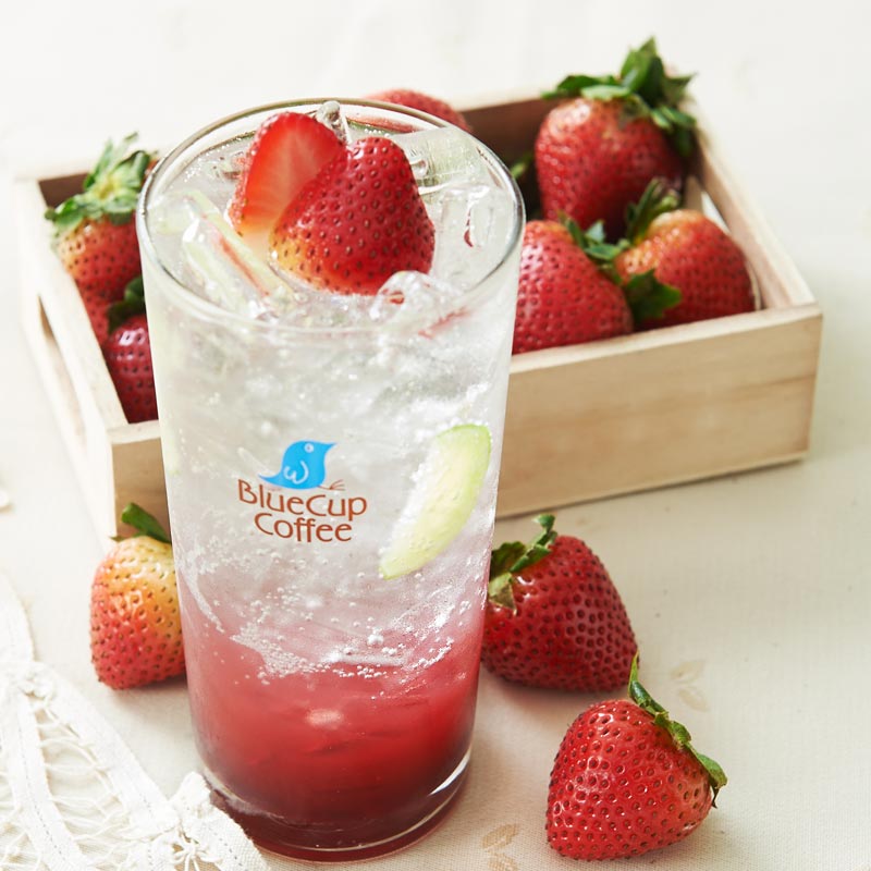 4 สหายสุดซ่าส์ ท้าดับร้อน ที่หอมผลไม้ ในแบบ สปาร์คกลิ้ง