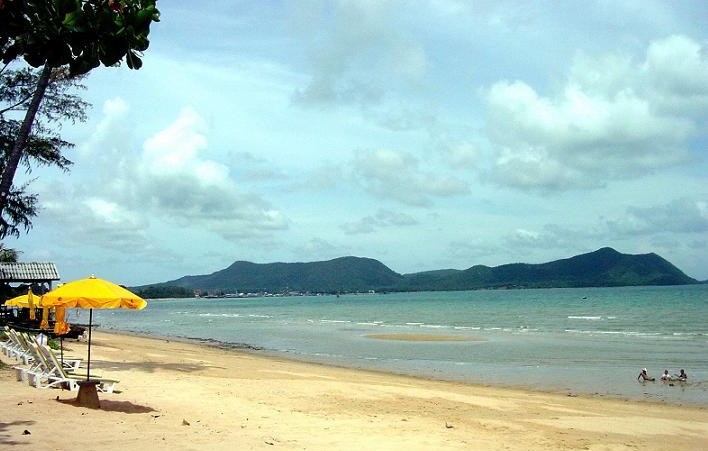 หาดบางเสร่