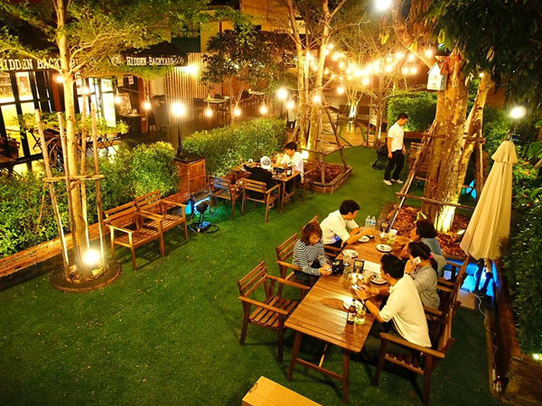 Girls Night Out: 10 ร้านแฮงก์เอาท์สุดฮิปในกรุงเทพฯ