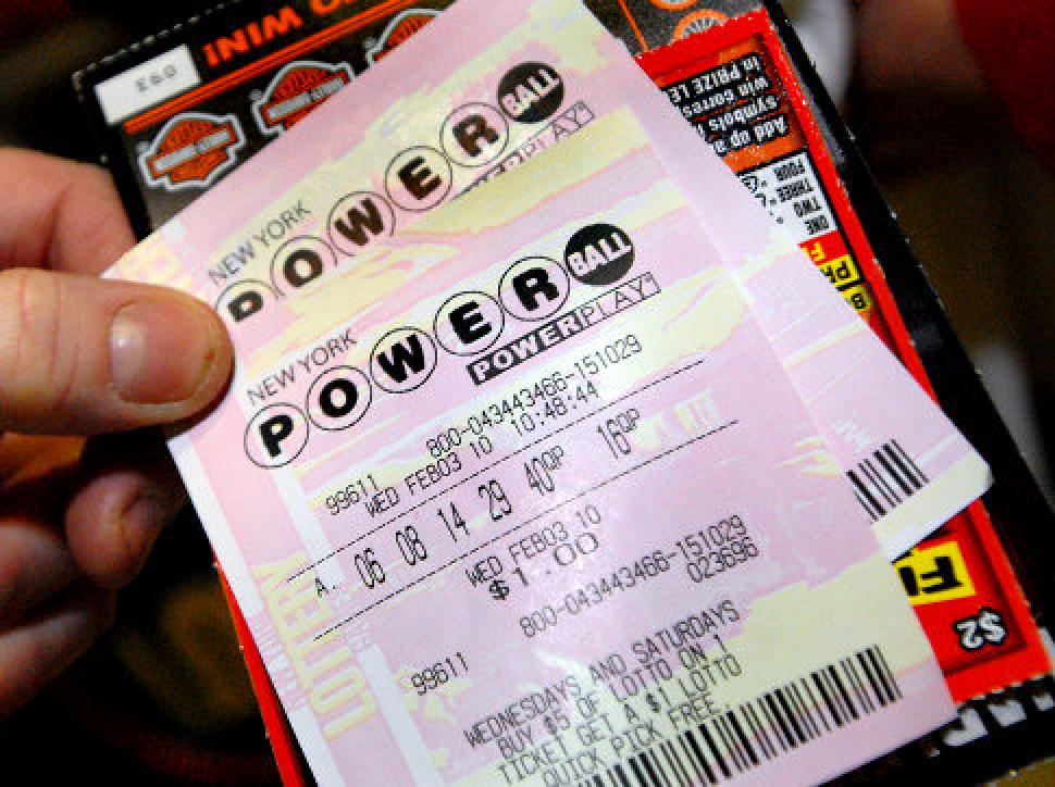 คนอเมริกันแห่ซื้อล็อตเตอรี่ Powerball รางวัลแจ๊คพ็อตสะสม 450 ล้านดอลล่าร์