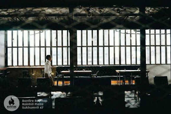 ฉลองเทศกาลแห่งความสุขนี้ที่รูฟท็อปใหม่ Bonfire