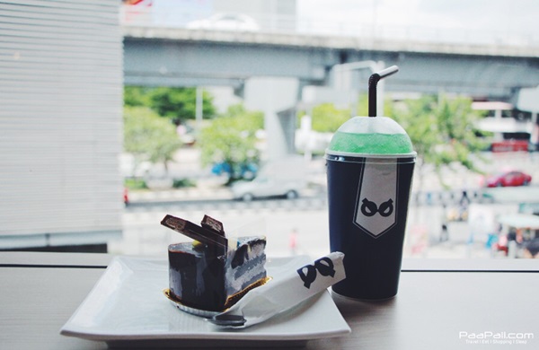 Too Fast To Sleep คาเฟ่ใจดี สำหรับคนไม่หลับ ไม่นอน