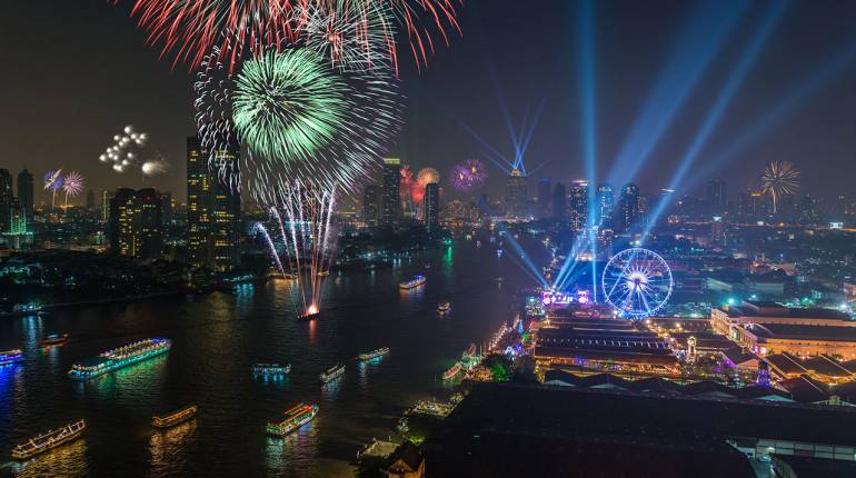 ห้ามพลาด! แสงสีอลัง 7 ที่เคาต์ดาวน์กลางกรุง ไม่ไป เช็กอิน มีเชย!