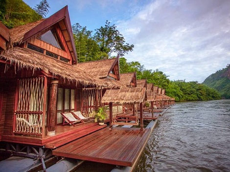 สูดกลิ่นหญ้า ขาจุ่มน้ำ กับ 6 ที่พักหน้าฝนสุดฮอต