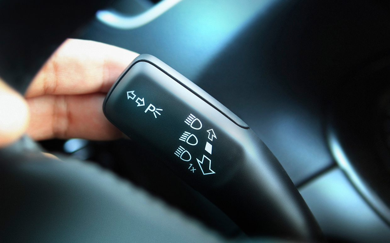 5 เทคนิคการใช้ ไฟเลี้ยว ที่คุณอาจไม่เคยรู้มาก่อน