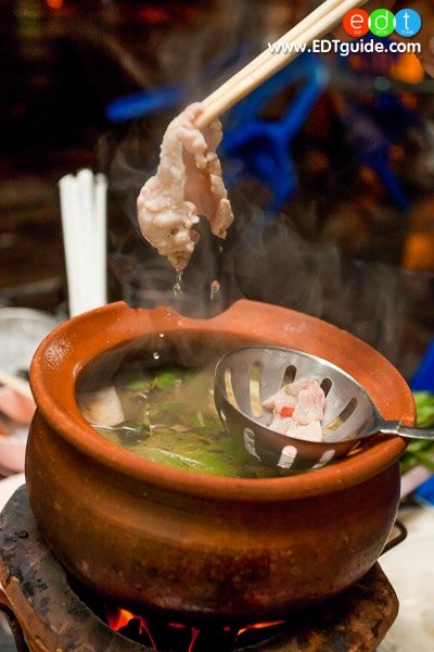 จุ่มลาดหญ้าหน้าสหกรณ์ ถนนลาดหญ้า