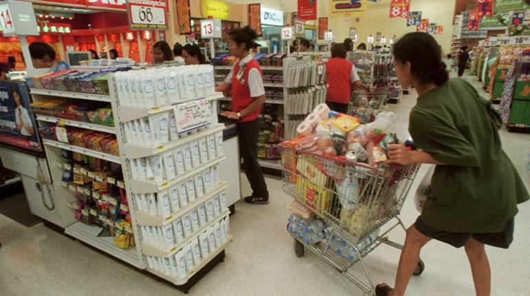 'เทใจ คืนสุข' ลดราคาสินค้าทั่วไทย