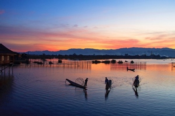 ทะเลสาบอินเล พม่า