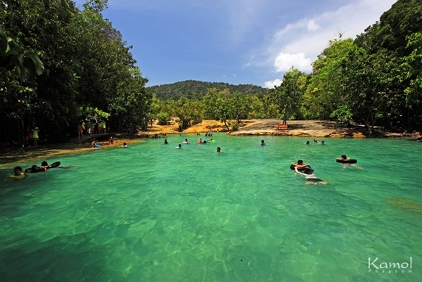 สระมรกต คลองท่อม