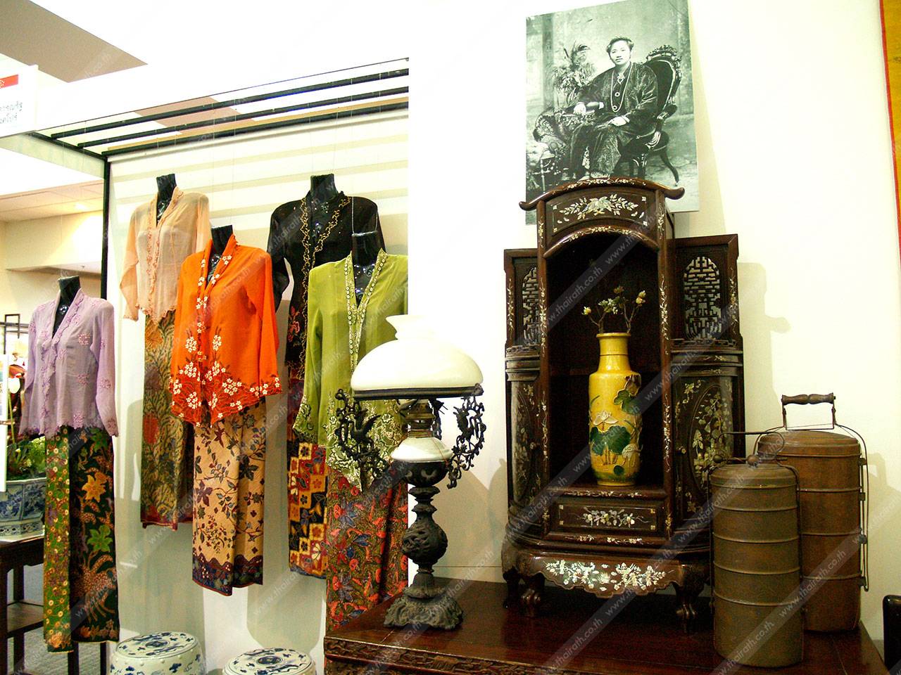 ชุดชาวสิงคโปร์ ที่ห้องจัดแสดงเสื้อผ้าอาเซียน