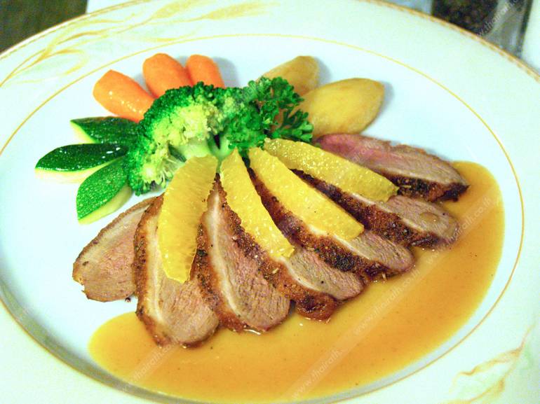 อกเป็ดซอสส้ม ราคาเริ่มต้นที่ 450 บาท