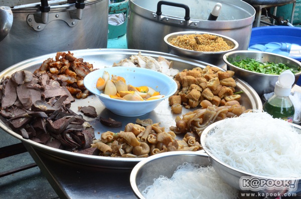 เลาะเลียบริมเจ้าพระยา ชิมของอร่อยท่าพระจันทร์-ท่าช้าง