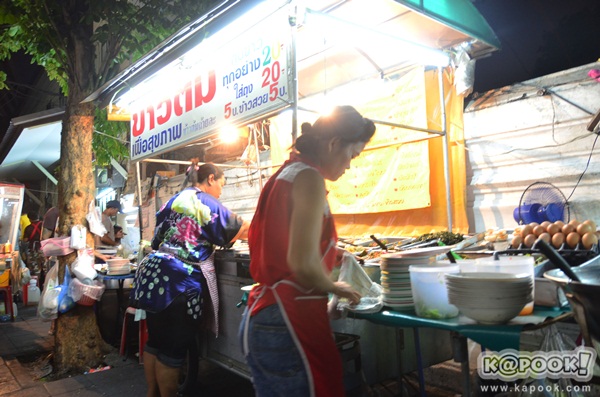 เลาะเลียบริมเจ้าพระยา ชิมของอร่อยท่าพระจันทร์-ท่าช้าง