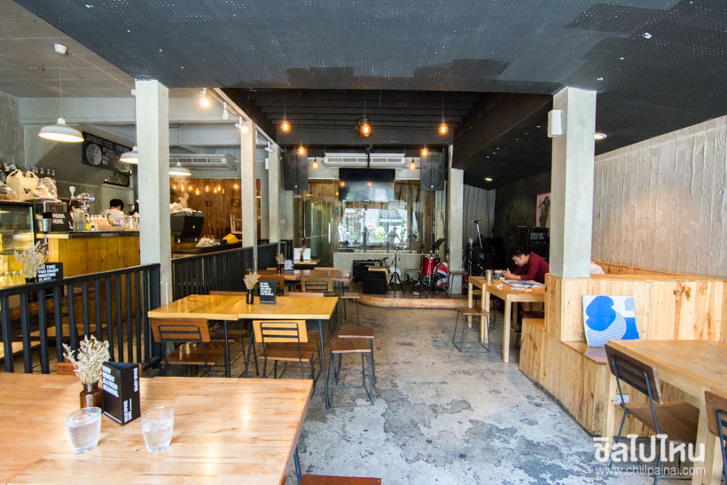 นิวสเปซ คาเฟ่ (Neue Space Cafe)