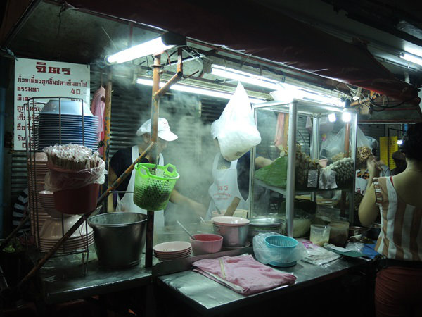 เย็นตาโฟ "จิตร" เยาวราช