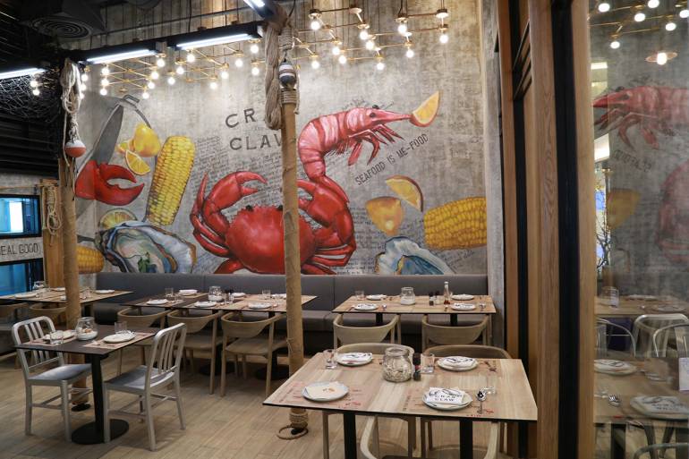 แคร็บ แอนด์ คลอว์ (Crab & Claw) “ล็อบสเตอร์” ยักษ์