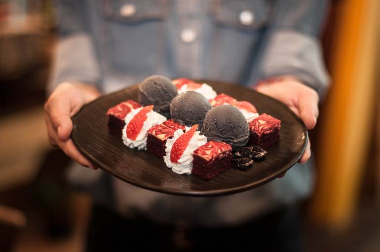 Tropical Monkey สวรรค์คนรักไอศกรีม