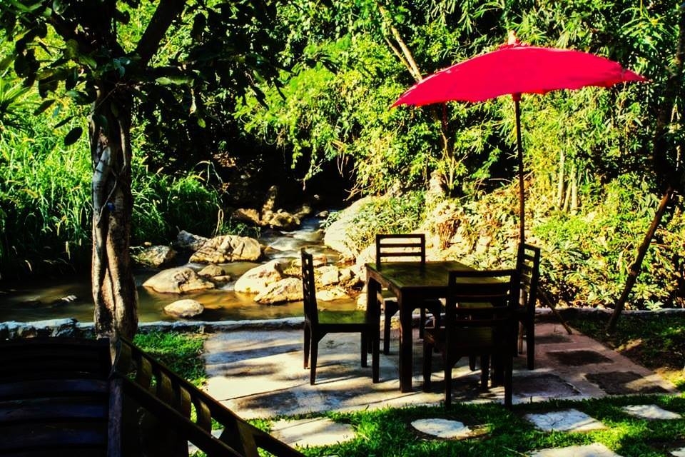 ริมธาร นั่งเล่น เชียงใหม่