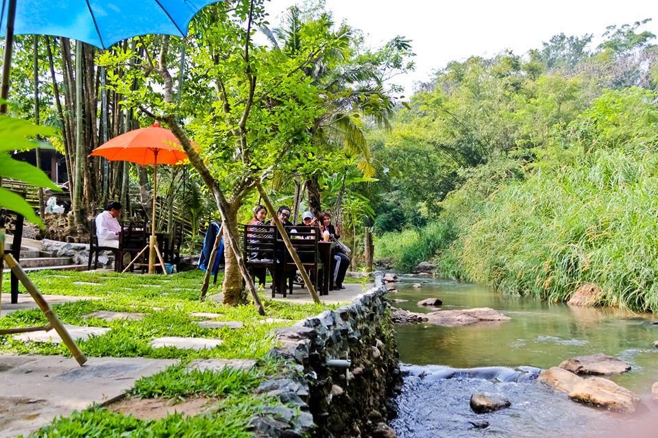 ริมธาร นั่งเล่น เชียงใหม่