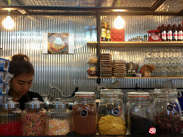 เวลาทำของก็จะทำจากด้านในนี้ค่ะ..