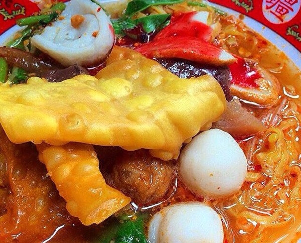 ไข่มุกต้มยำ : ร้านก๋วยเตี๋ยวชาติหน้า 15 เส้น ม.หอการค้า