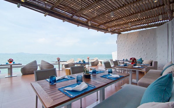 ห้องอาหารบรีซซีโอ (Breezeo)