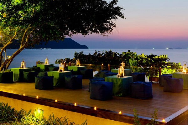 ห้องอาหารปาปิญอง (Papillon Restaurant)