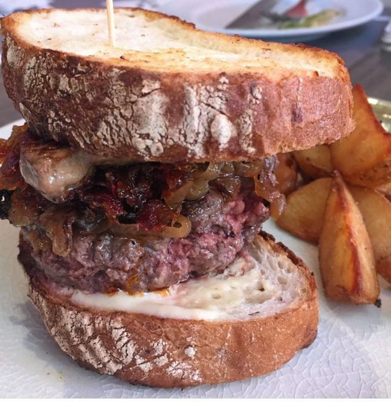 ดิ เอ็มควอเทียร์