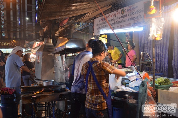 ตะลุยเยาวราชตอนค่ำ ตระเวนหาของกินร้านอร่อย