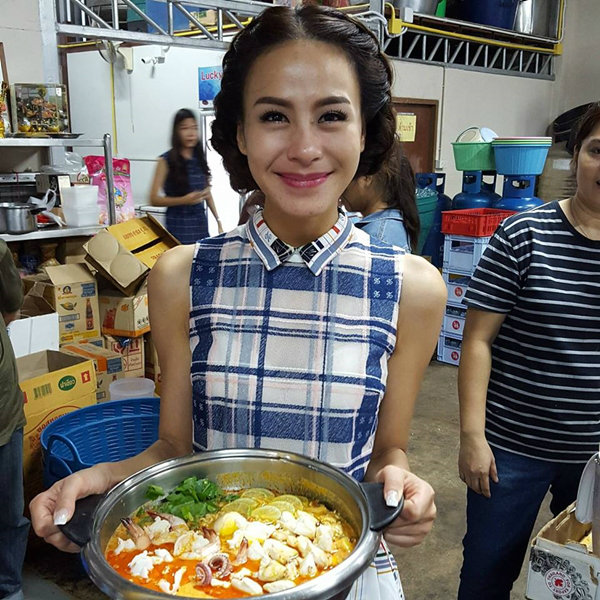 ตามรอยเมนูดัง “มาม่า..ร้านเจ๊โอว“  โอ้โห อร่อยเวอร์!