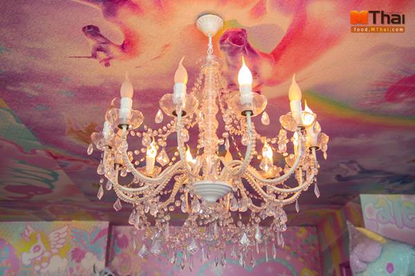 คาเฟ่สีหวาน กับ Unicorn Cafe สาทร 8