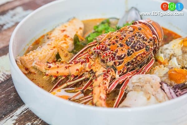 พี่อ้อก๋วยเตี๋ยวต้มยำกุ้ง