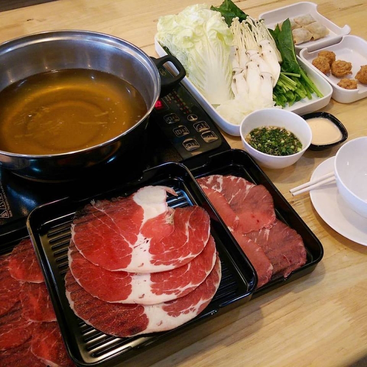 อิ่มอุ่น ชาบู