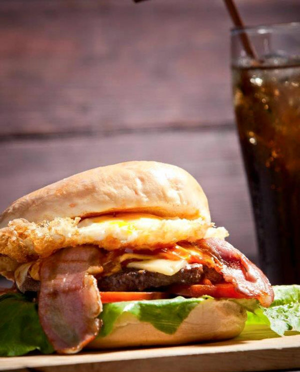 AMP Burger & Bar (แอมป์เบอรเกอร์แอนด์บาร์)