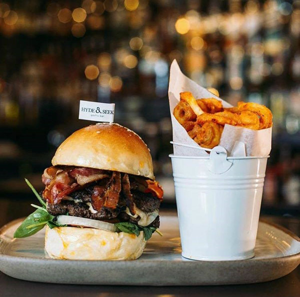 Hyde & Seek Gastro Bar (ไฮด์ แอนด์ ซีก)