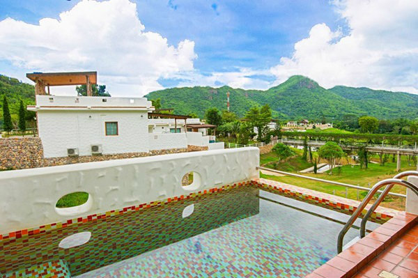 Swiss Valley Hip Resort สวนผึ้ง ราชบุรี