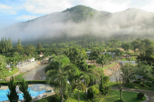 บ้านอ้อมกอดขุนเขา สวนผึ้ง ราชบุรี