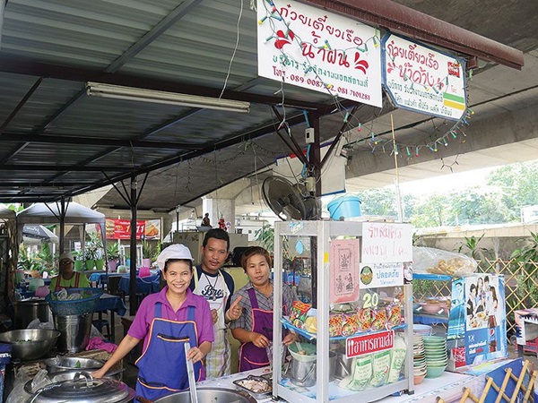 ระลึกความหลังกับ ก๋วยเตี๋ยวเรืออนุสาวรีย์ชัยฯ ก๋วยเตี๋ยวเรือน้ำฝน ใต้ทางด่วน