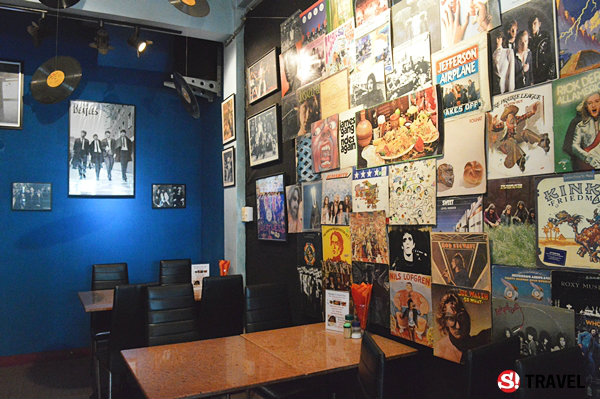 American Bar and Grill 