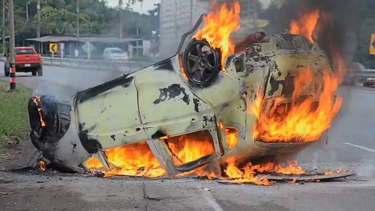 ประกันประเภท 2 จะคุ้มครองเฉพาะกรณีรถเกิดไฟไหม้หรือระเบิด 