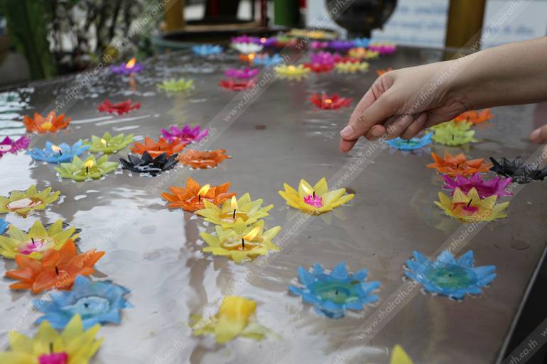 ลอยเทียนประทีป